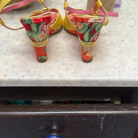 Antonio Melani Yellow Wedge Sandals with Bow Detail - Picture 4 of 9